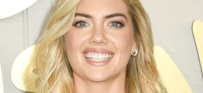Kate Upton Outdoors In String Bikini Told To 'Keep It Up'