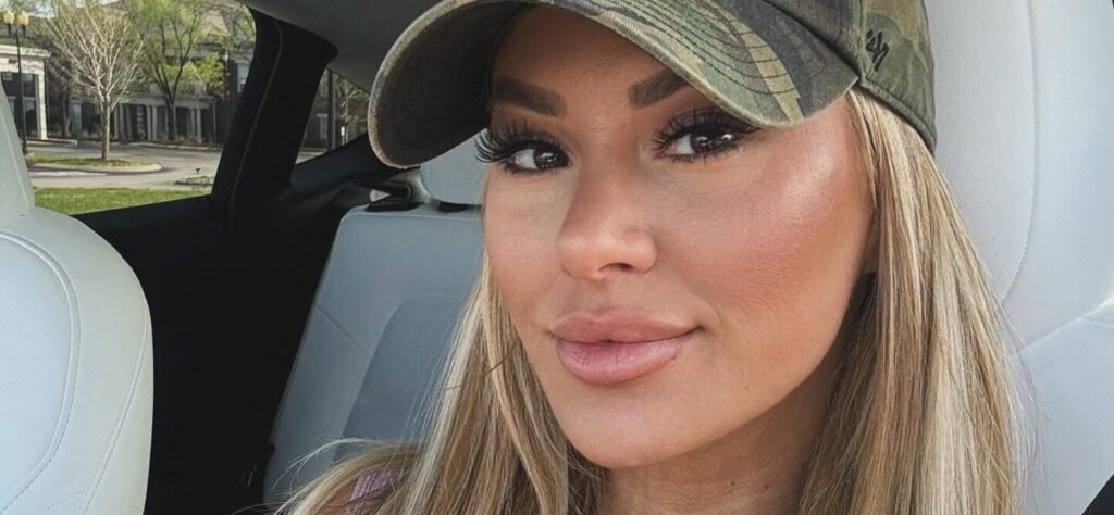Kindly Myers In Patriotic Bikini Is Having A 'Hot Cowgirl Summer'