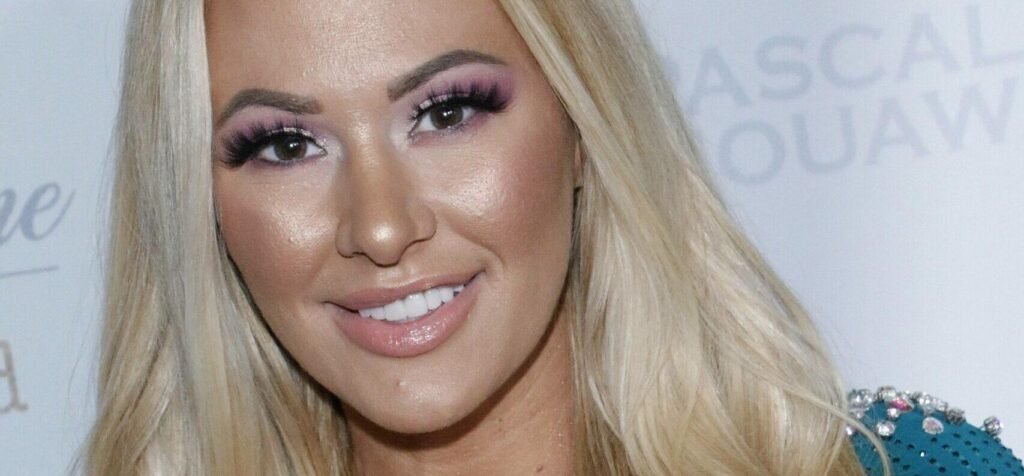 Kindly Myers In Tiny Bikini Is 'Angelic' For Miami Swim Week
