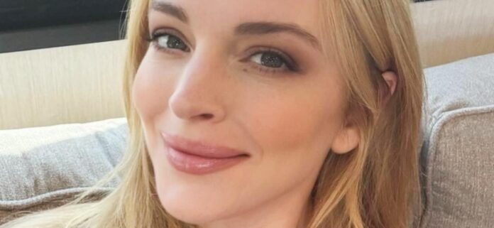 Lindsay Lohan 'Looks 17' While Sunkissed In Skimpy String Bikini