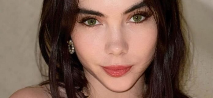 Gymnast McKayla Maroney Sunkissed In Skimpy Bikini Looks 'So Very Pretty'