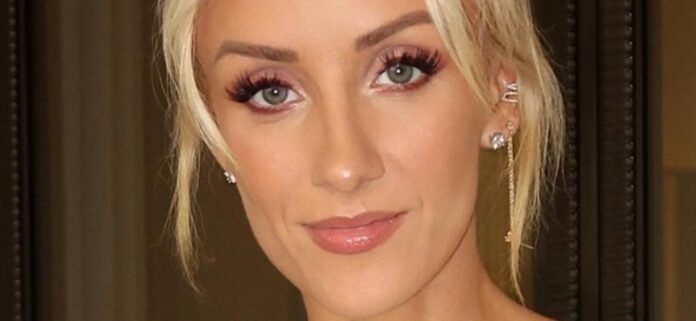 Gymnast Nastia Liukin Hikes Up Leg In Miniskirt And High Heels