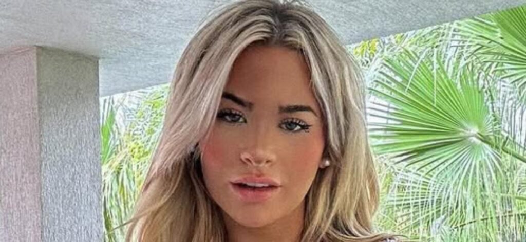 Emily Elizabeth In A Blue String Bikini Is Deemed The 'Ultimate Fantasy'