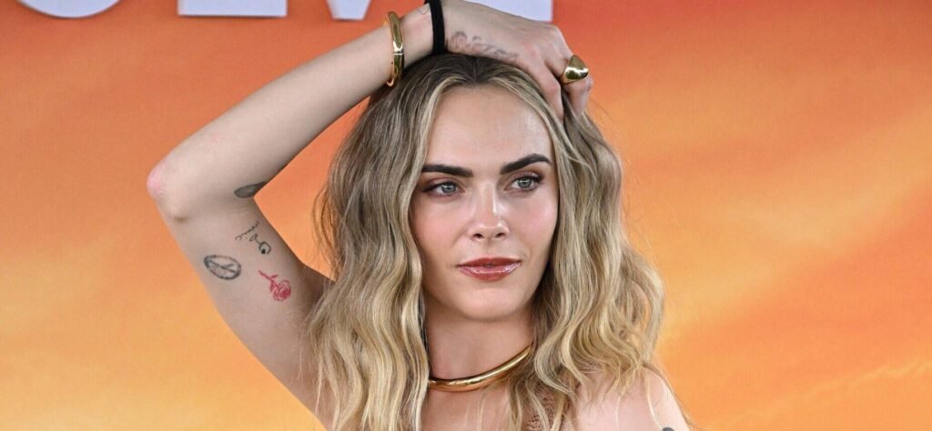 Cara Delevingne Makes A Splash In Underwater Bikini Photo: ‘Shark Bait Hoo Ha Ha’
