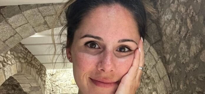 Speed Skater Alexandra Ianculescu In Cheeky Bikini Shows Off 'Tan Lines'