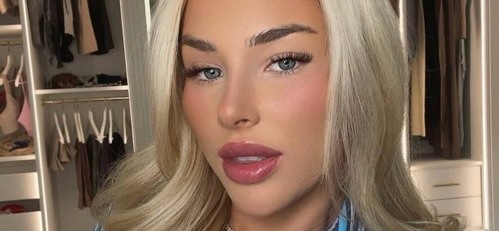 Soccer Star Madelene Wright Shows Off 'Savage Hips' In Steamy Pink Lingerie