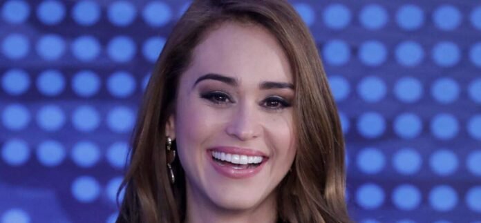 Yanet Garcia In Topless Photo Looks Like 'Ariana Grande's Curvier Sister'
