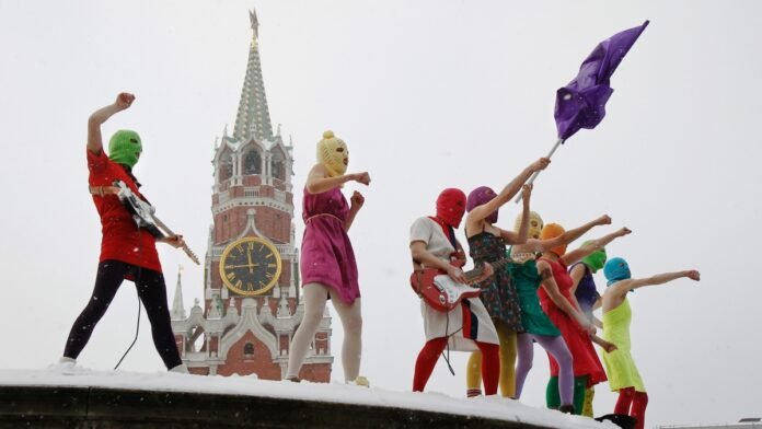 New Russian Law Criminalizes Searching for Pussy Riot’s “Extremist” Videos