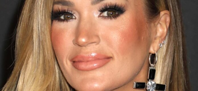 Carrie Underwood In Tight Bikini Shows What 'All The Women Love'