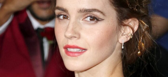 Emma Watson Looks Uncomfortable In Braless Beach Photos That Are 'Public'