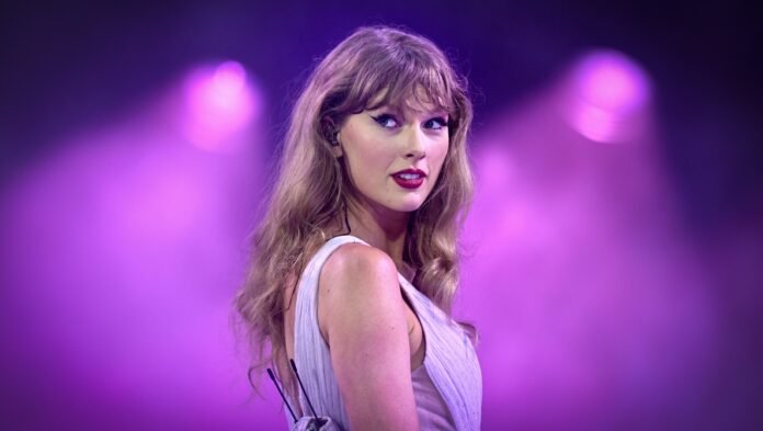 Taylor Swift’s Boyfriend History: Her Past Relationships Before Travis Kelce