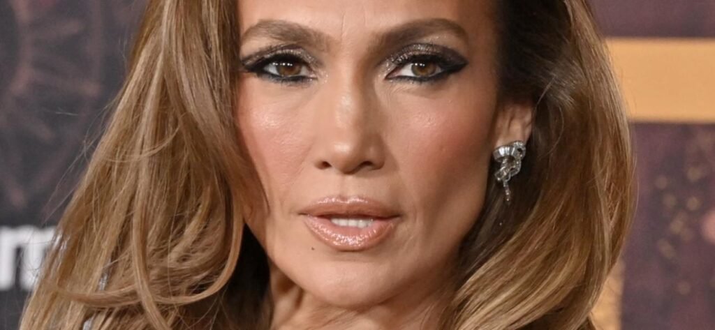 Jennifer Lopez Taking Backside Selfies In Swimsuit And Heels Doesn't 'Look Good'