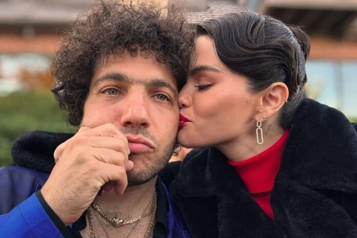 Selena Gomez, Benny Blanco Kiss During Wedding Date Night