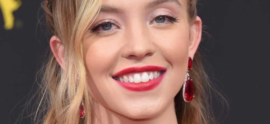 Sydney Sweeney In Skimpy Bikini On All Fours Highlights 'Nice' Backside