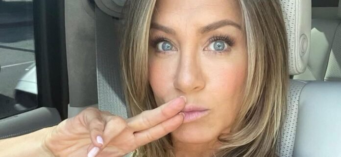 Jennifer Aniston In Tiny White Bikini Labeled As 'Man Repellant'