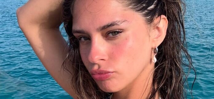 Fans Slam Kelsey Anderson’s Swimsuit Snap As ‘Thirsty’ And ‘Trashy’