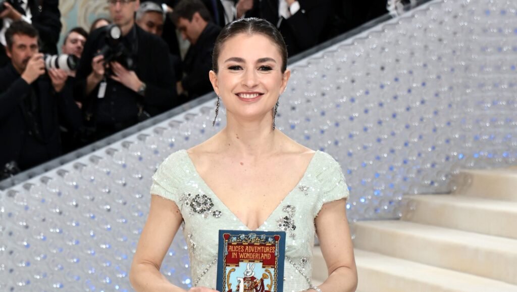Chloe Malle: 5 Things About Anna Wintour’s ‘Vogue’ Replacement Editor, Her Parents, Career & More