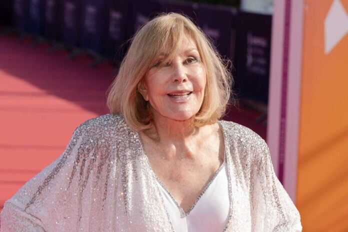 Kim Novak Earns Icon Award at Deauville Amer­i­can Film Festival