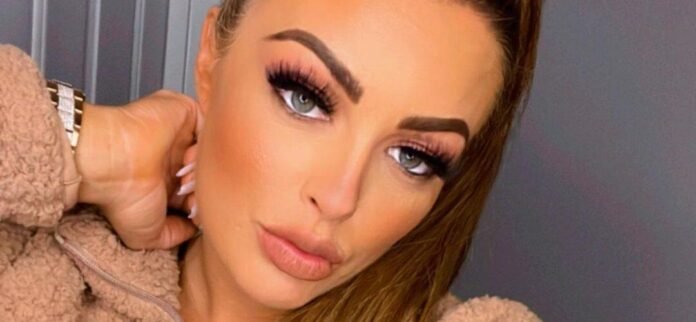 Mandy Rose Shows Off Assets In Daring Bikini Snap But Looks 'Mid'