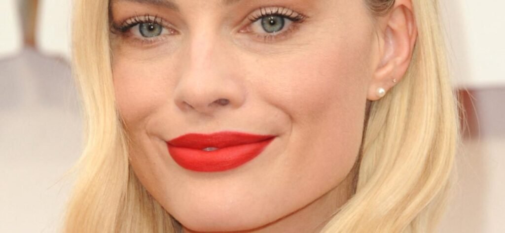 Margot Robbie Exposing Buttocks In Sheer Dress Should 'Cover Up'