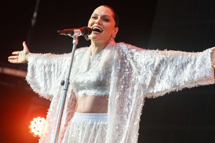 Jessie J Returns to Stage for First Time After Breast Cancer Surgery