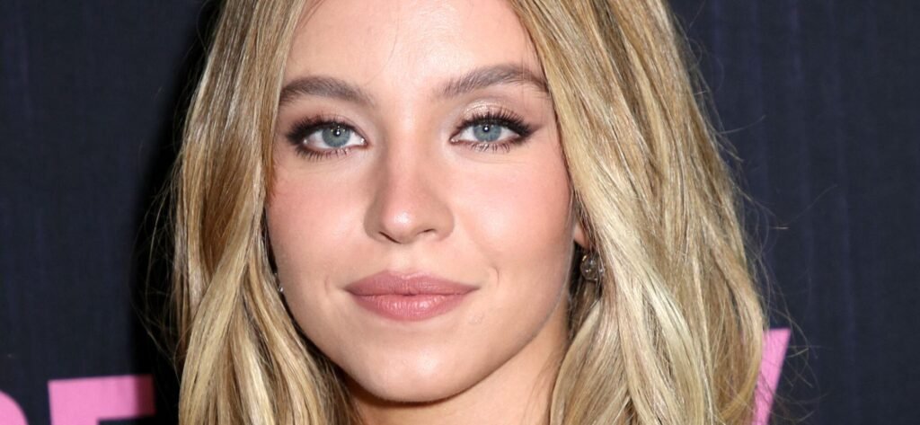 Sydney Sweeney In Cut-Out Bikini Fan Has Never ‘Seen Her Fully Clothed’