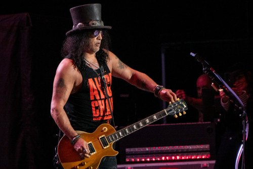 1761597849_slash-was-honoured-to-have-brian-johnson-and-steven-tyler-fe.jpg Slash wasn't a fan of Guns N' Roses classic Sweet Child O' Mine initially