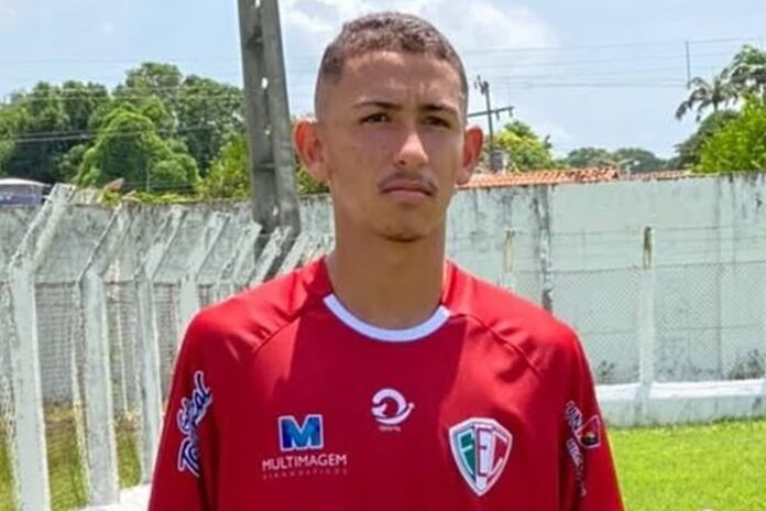 Antony-Ylano-3-102425-bd20f4deb0ec46cca454bff5506922d9.jpg Brazilian Soccer Player, 20, Dies After Crashing Motorcycle Into a Cow