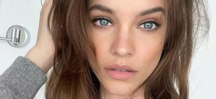 Barbara-Palvin-sweater-1300.jpg Barbara Palvin Highlighting Her G-String 'Looks Like A Billion-Dollar Painting'