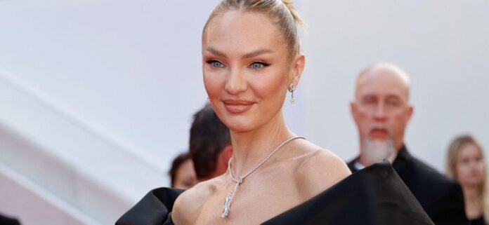 Candice-Swanepoel-3.jpg Candice Swanepoel’s VS Return Has Fans Saying The Same Thing