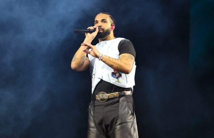 GettyImages-2224854122-1-e1761338317160.jpg Drake: Photos of the Grammy-Winning Rapper in Honor of His Birthday