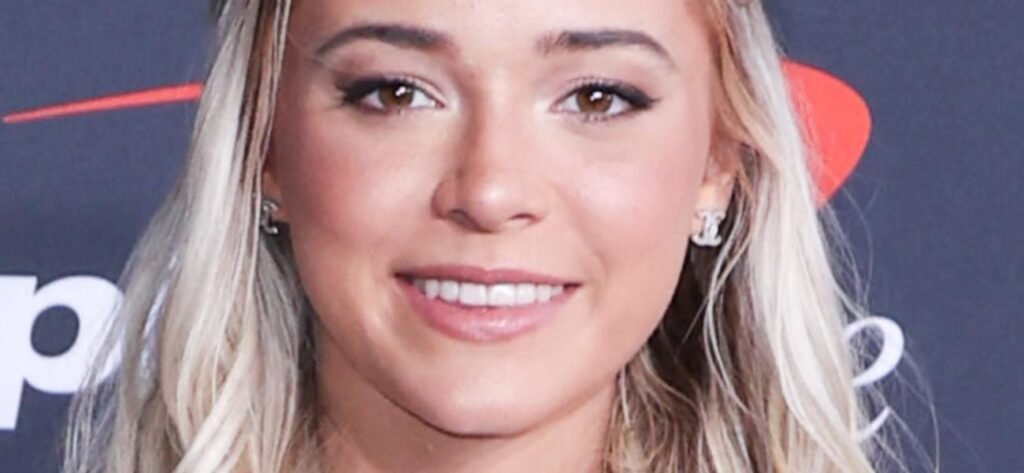 Gymnast Olivia Dunne Impresses Walking On Her Hands While Braless