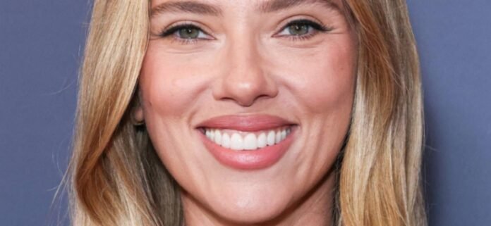 Scarlett-Johansson-newport-1300.jpg Scarlett Johansson 'Looks Delicious' While Sunkissed In Skimpy Hawaii Bikini