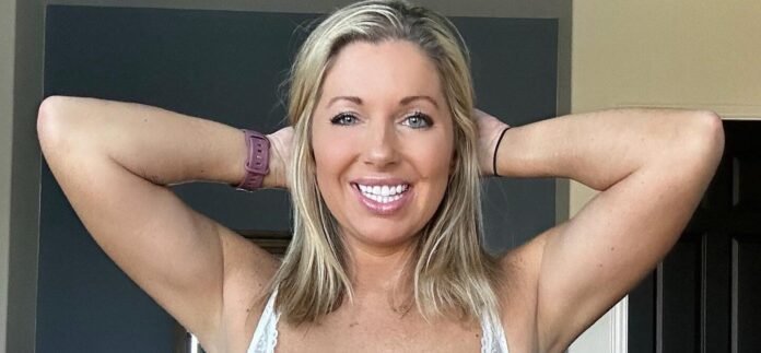 Texas-Thighs-Courtney-Ann-e1707234802479.jpg ‘Texas Thighs’ Courtney Ann In Blue Bikini Shows Off Her ‘Rain Shower’