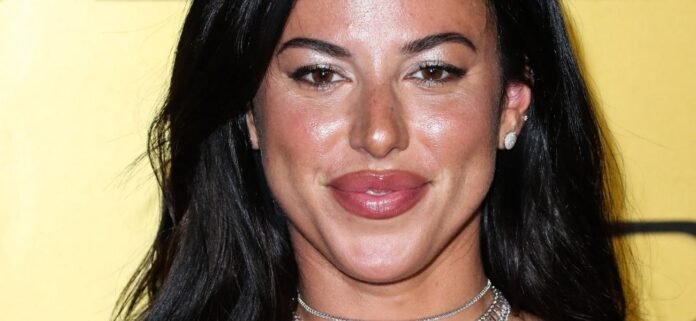 Victoria-Villarroel.jpg Victoria Villarroel Soaks Up Greek Sun In Tiny Bikini, Called ‘Iconic’