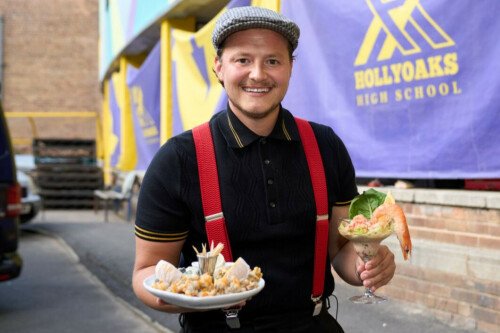 charlie-wernham-is-taking-part-in-hollyoaks-does-come-dine-w.jpg Charlie Wernham ate rubber-filled pea puree in Hollyoaks does Come Dine With Me cooking disaster