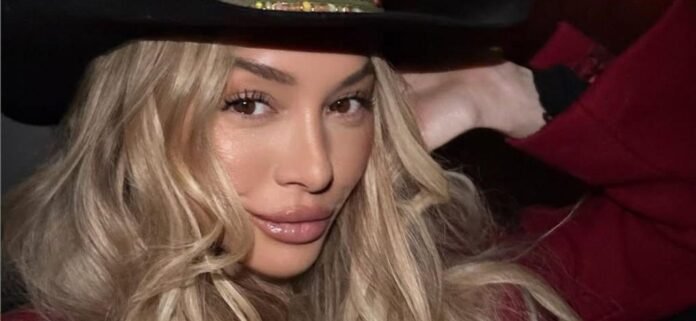corinne-olympios-1.jpg Corinne Olympios Says 'Ahoy Matey' In Tiny Bikini Moment
