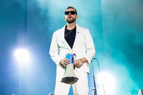 damon-albarn-performing-at-coachella-with-blur-aW1hZ2VzMS8yM.jpg Damon Albarn hails Oasis for making Britpop 'feel like the biggest thing on Earth'