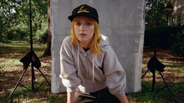hayley-williams-new-song-good-ol-days.jpg Hayley Williams Longs for “Good Ol’ Days” on New Song: Stream