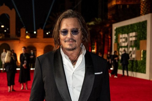 johnny-depp-has-issued-a-warning-to-his-fans-aW1hZ2VzMS8yMDI.jpg Johnny Depp to play Scrooge in A Christmas Carol