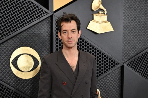 mark-ronson-wants-to-perform-im-just-ken-with-ryan-gosling-a.jpg Mark Ronson is fuelled by insecurity