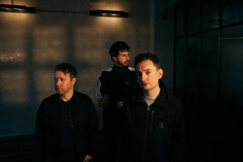 photo-emilie-cotterill-aW1hZ2VzMS8yMDI1LzEwLzI0LzE3NjEyOTg3M.jpg The Enemy announce first album in more than a decade, Social Disguises