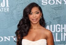 Amaya Papaya In Blue Bikini For Poppi Collab 'Missed The Mark' Amaya Papaya In Blue Bikini For Poppi Collab 'Missed The Mark'