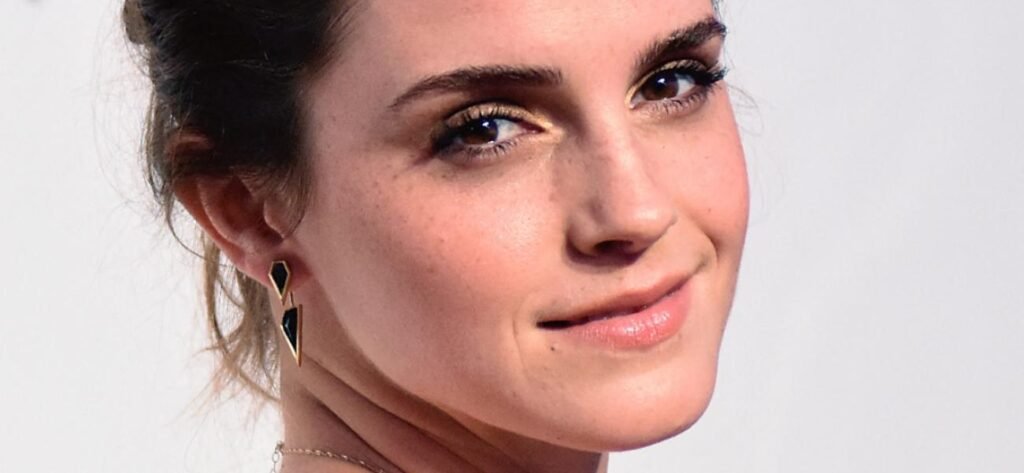 Emma Watson's 'Curvy' Body Celebrated In Tight Bikini In Mexico