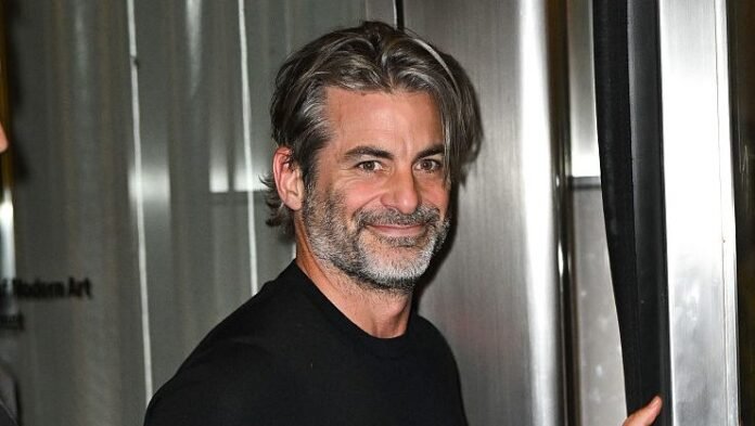 GettyImages-2234633368_b84f70-e1762273507450.jpeg Jim Curtis' Ex-Wife: What We Know About Jennifer Aniston's Boyfriend's Former Marriage