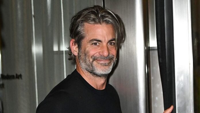 GettyImages-2234633368_d07824-e1762189507824.jpeg Who Is Jim Curtis? 5 Things About Jennifer Aniston's Boyfriend, From Age to Career & More