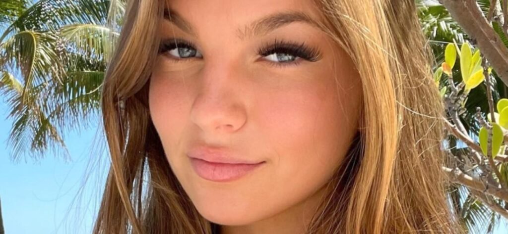 Grace Boor Popping Out Her Multicolor Bikini Admits She'd 'Stop Scrolling Too'