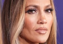 Jennifer Lopez Shamed For Popping Out Her 'Ailing-Becoming' Costume Whereas Braless Jennifer Lopez Shamed For Popping Out Her 'Ill-Fitting' Dress While Braless