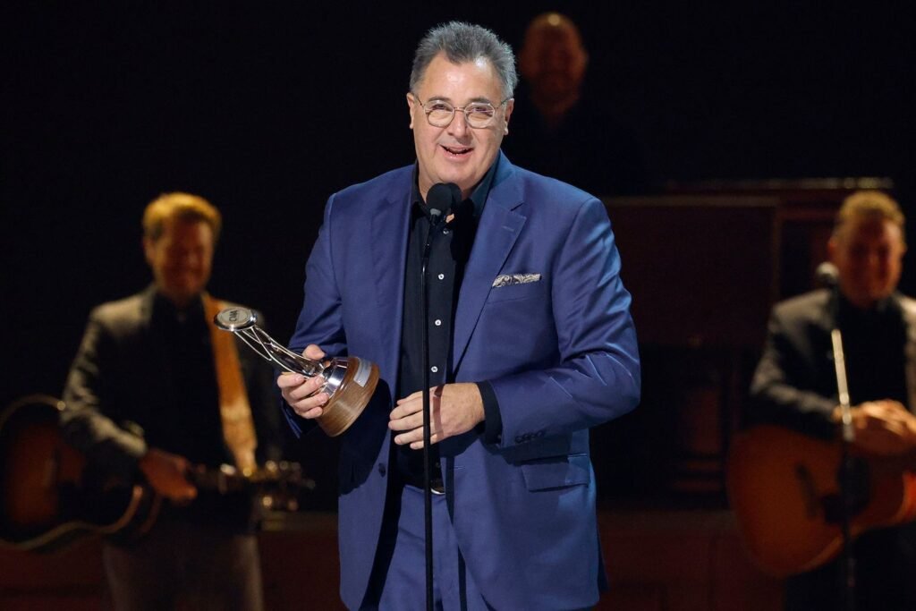 Vince Gill Receives Lifetime Achievement Award