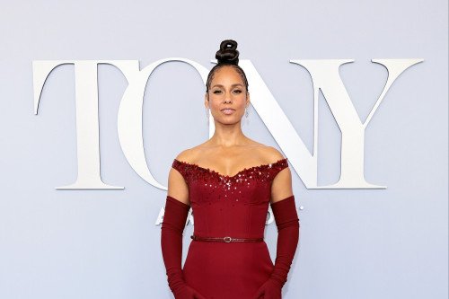 Alicia Keys sings in Spanish and Italian on new song